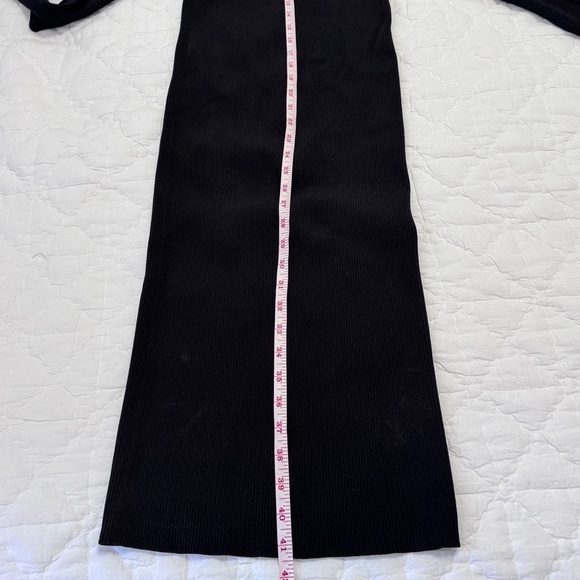Zara Turtle Neck with V cutout Black Dress in XS - Picture 4 of 9